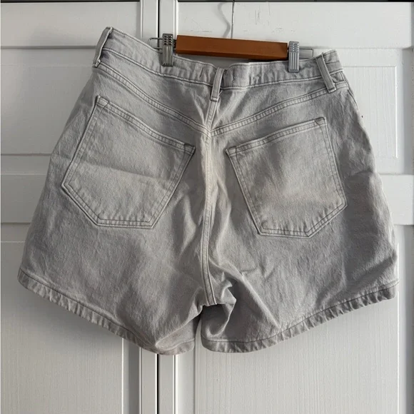 Abercrombie & Fitch Curve Love High Rise Dad Short - Picture 2 of 3